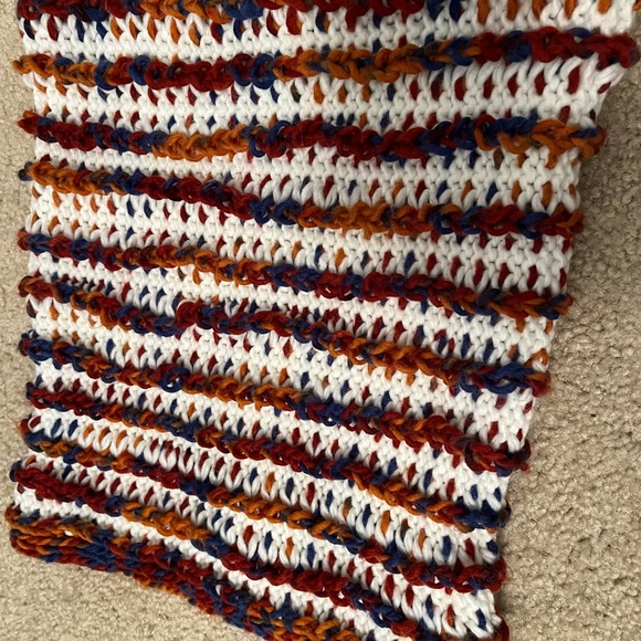 Round scarf - Picture 2 of 3